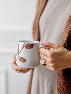 FQR LIVING丹麦Bloomingville手工制作绘画花卉褐色马克杯 水杯