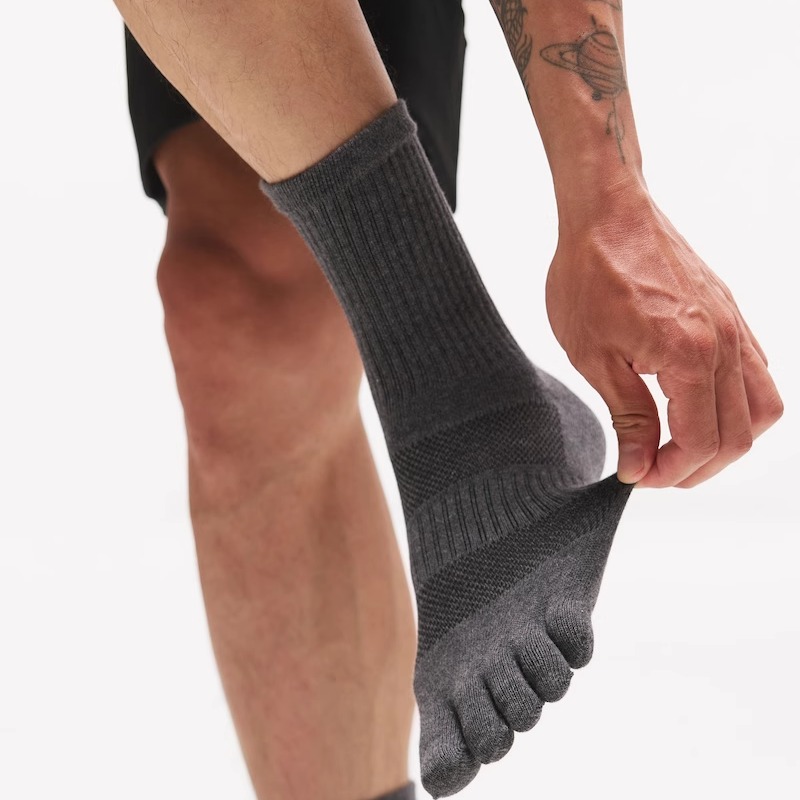 基础款弹力白色男士五指袜