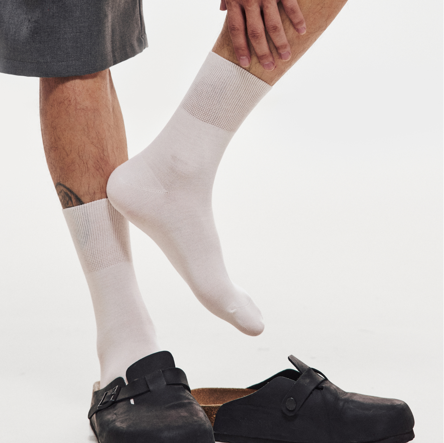 男士袜子运动袜男中筒袜基础款长绒棉柔软透气吸汗四季袜防滑落