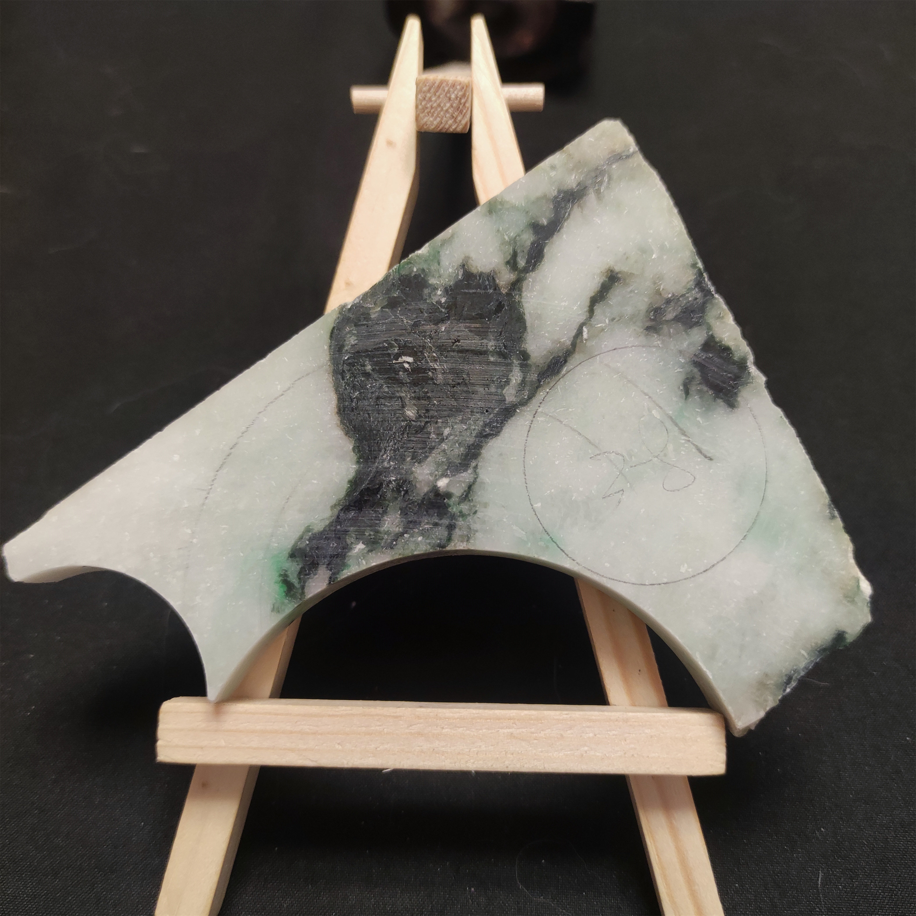 天然翡翠:冰绿飘辣绿花 阳绿花 边角料 原石(未打磨 加工另算)