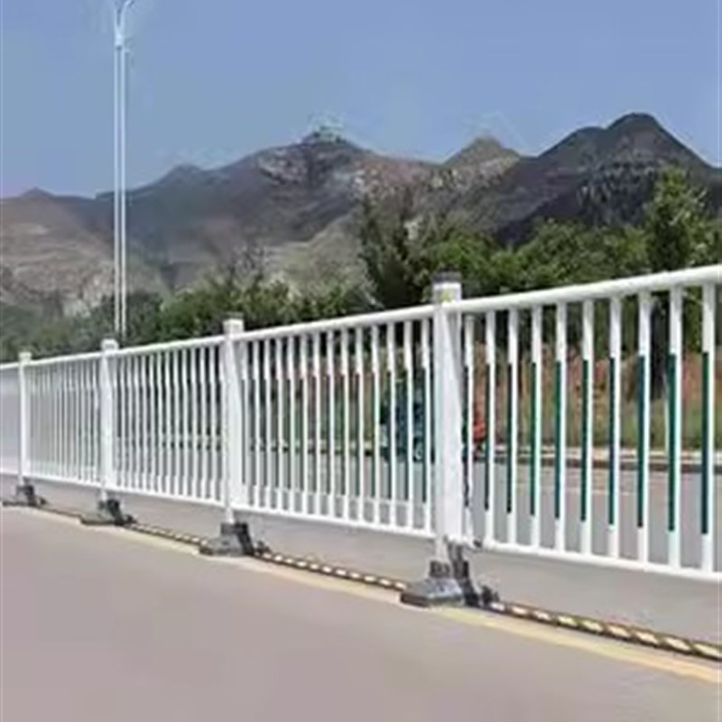 速发北京机非市政道路护栏马路隔离栏人行道交通防护栏杆公路锌钢