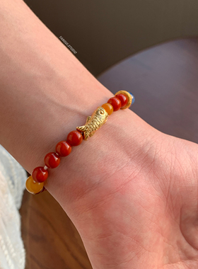 燕归红鲤戏国风蜜蜡南红纯银手链