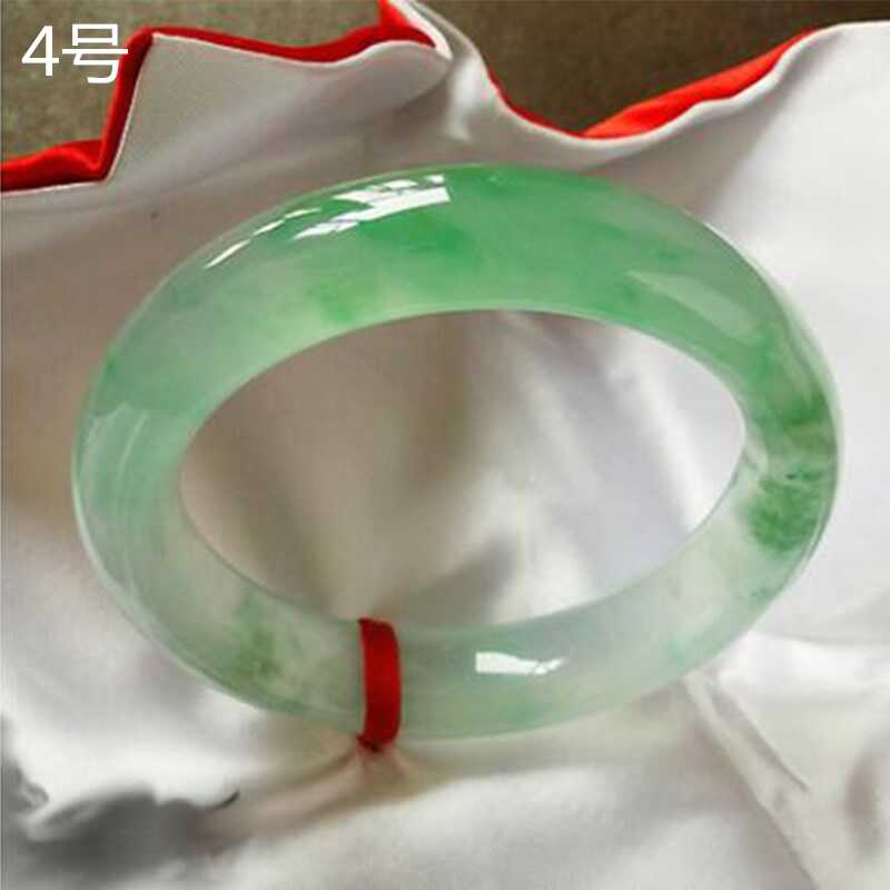 阳绿玉镯子冰种飘花女款送妈妈