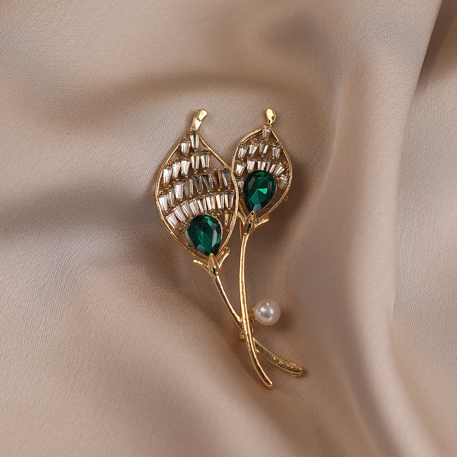 绿色郁金香胸针高级感轻奢高档女精致水钻胸花西装气质别针配