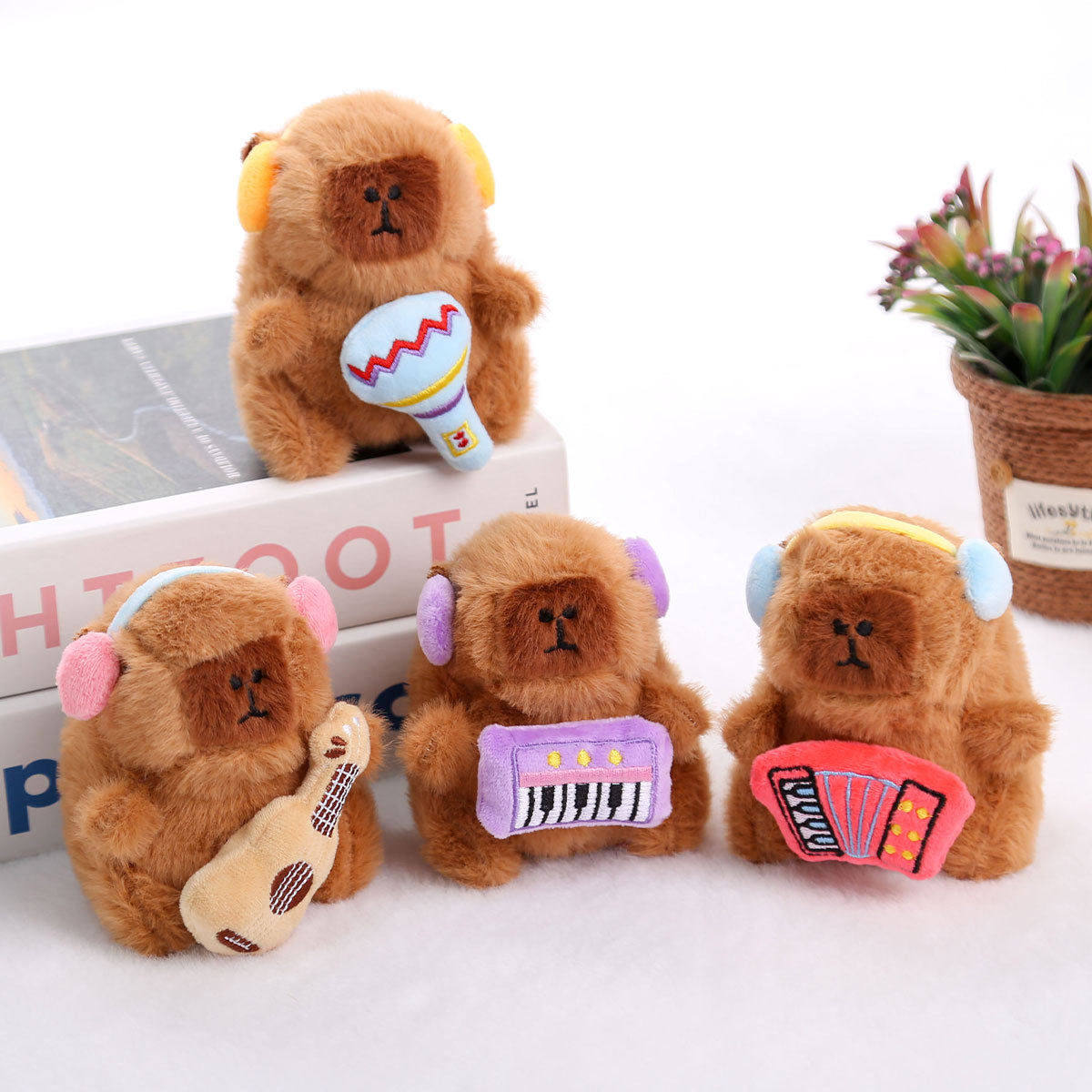 卡皮巴拉毛绒公仔水豚抱乐器挂件玩偶钥匙扣背包挂饰女生礼物,玩具/童车/益智/积木/模型,毛绒/玩偶/公仔/布艺类玩具,淘宝优惠券,粉丝福利购,淘宝优惠卷