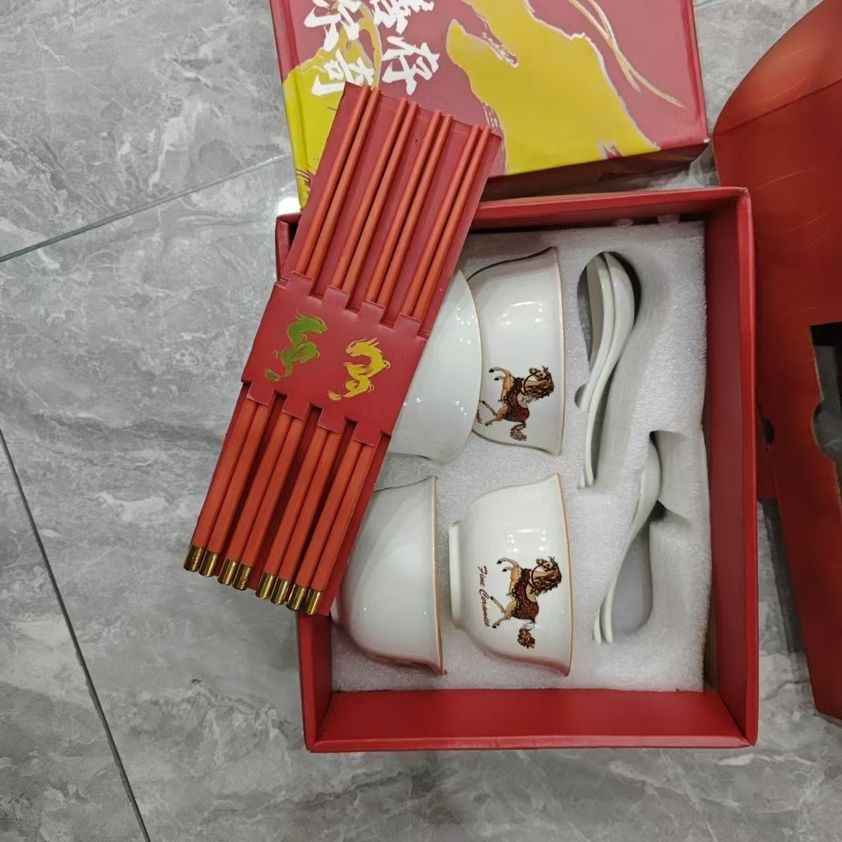 马图案碗筷套装四碗四筷子四勺子筷子