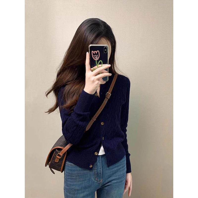 2024秋冬新款麻花针织衫女短款复古经典藏青色高级感圆领毛衣开衫