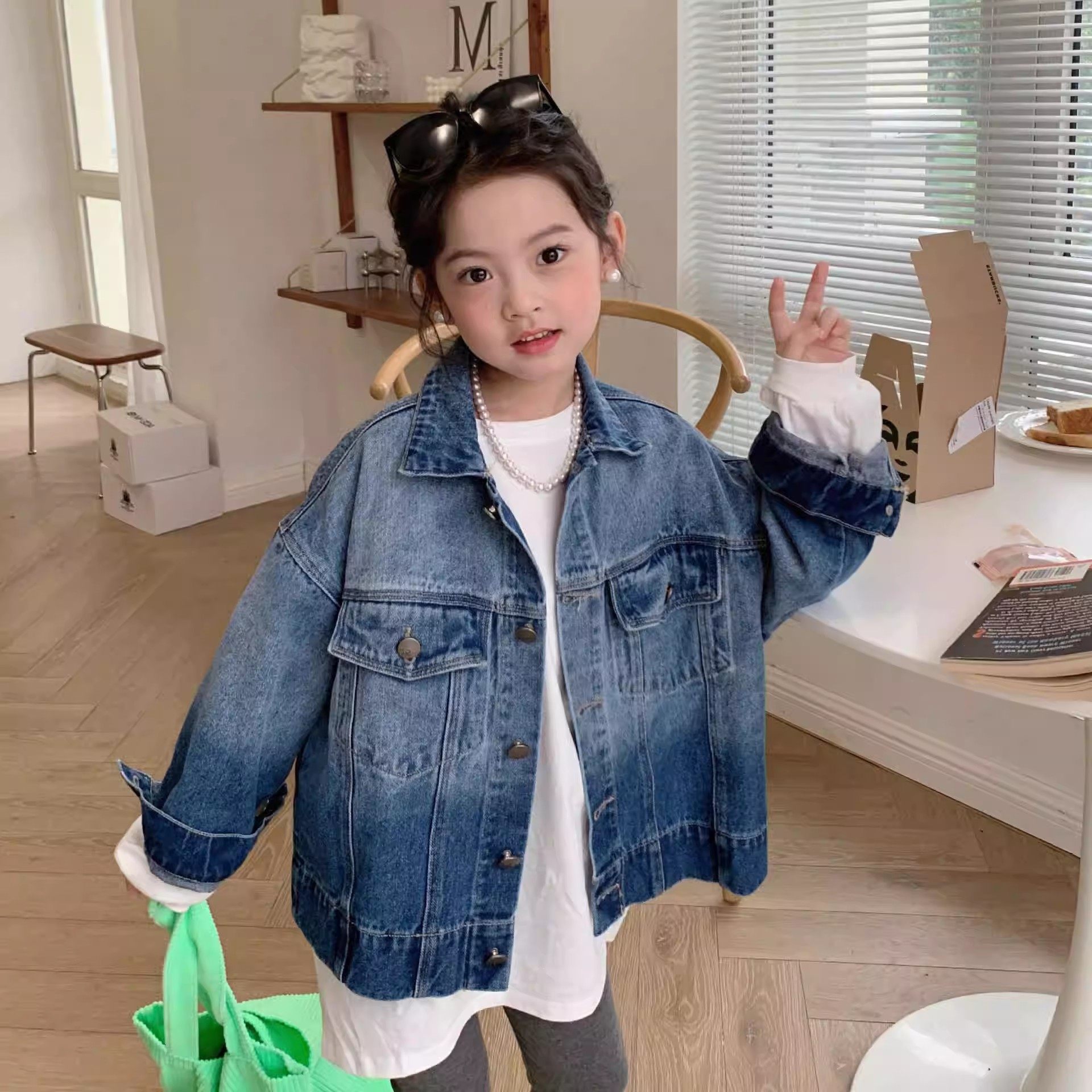 韩版女童渐变牛仔外套2025春秋季新款儿童宽松翻领个性长袖牛仔衣