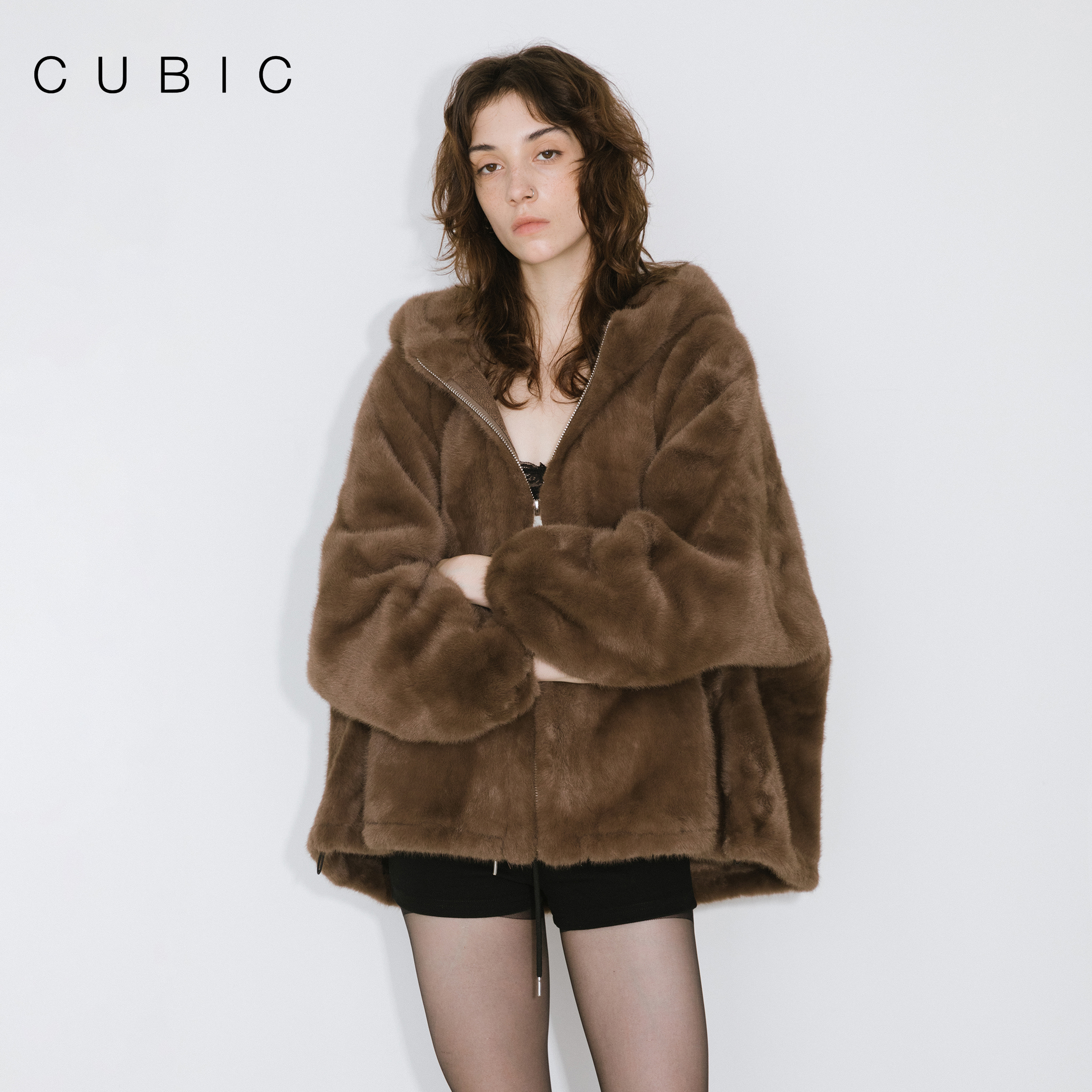 CUBIC英伦风休闲修身毛绒绒外套