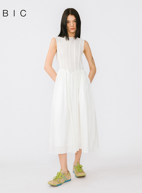 CUBIC法式纯棉多片式解构时尚立体提花背心式收腰白色连衣裙