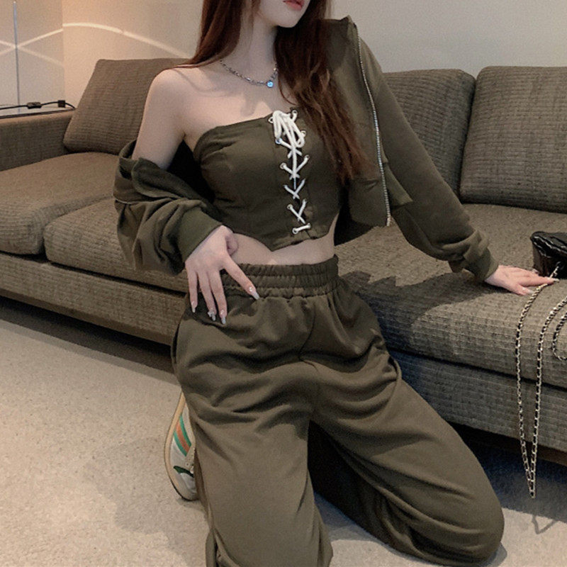 炸街时尚甜辣套装女秋2025新款修身显瘦连帽开衫抹胸阔腿裤三件套