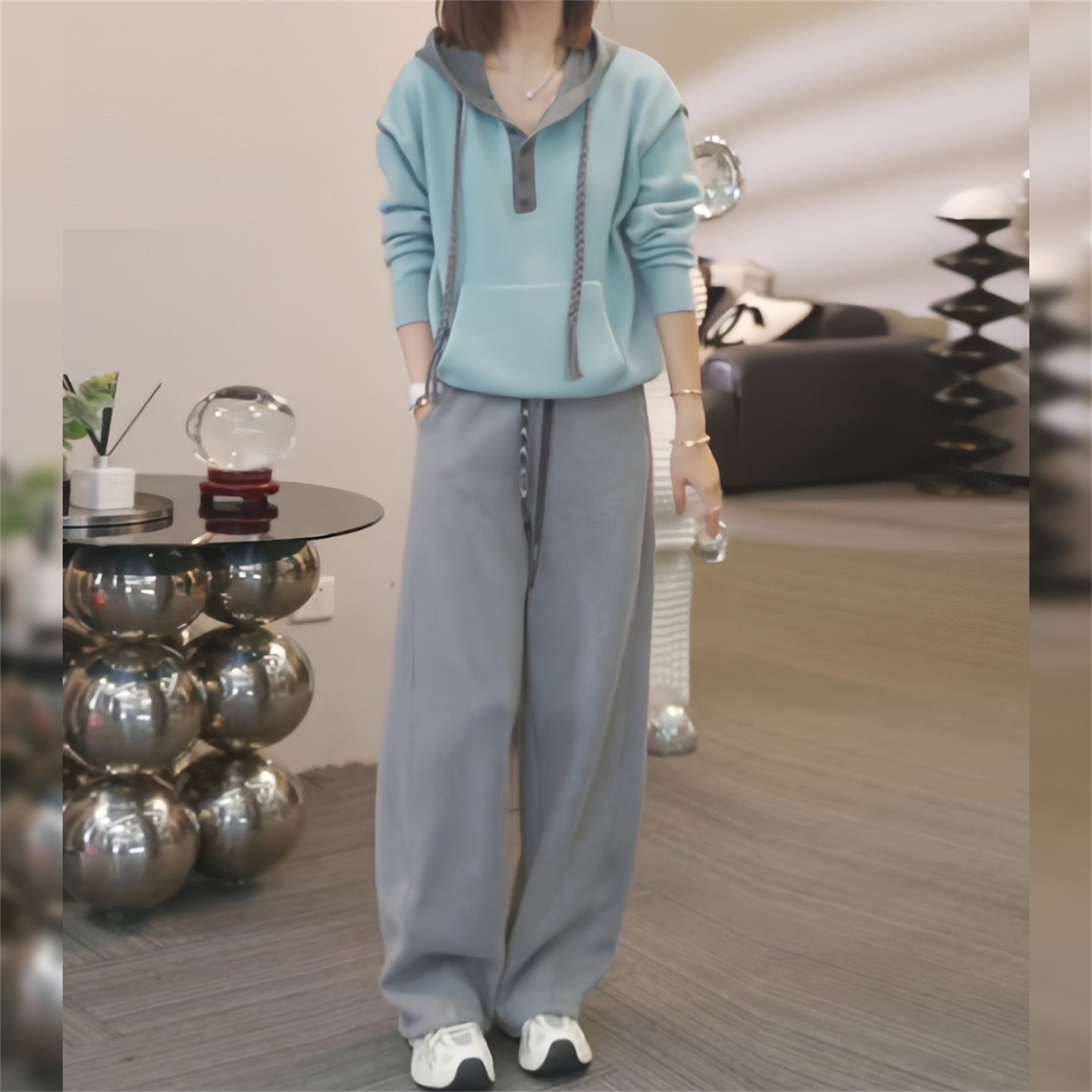 高级感时尚休闲套装女秋冬新款宽松减龄连帽卫衣阔腿裤运动两件套