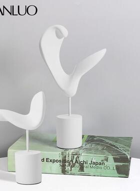 现代简约抽象组合树脂摆件酒店别墅电视柜玄关创意桌面摆件装饰品