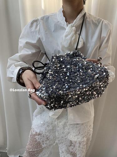 Lonslan BAG 2024春季新款闪闪亮片抽绳束口福袋单肩斜挎水桶包