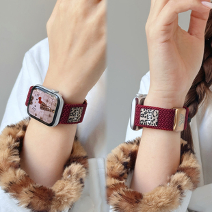 适用applewatchs11编织表带iwatchs10豹纹S9磁吸扣ultra磁吸扣se女款S8酒红色7新年女士6苹果手表腕带5各个性