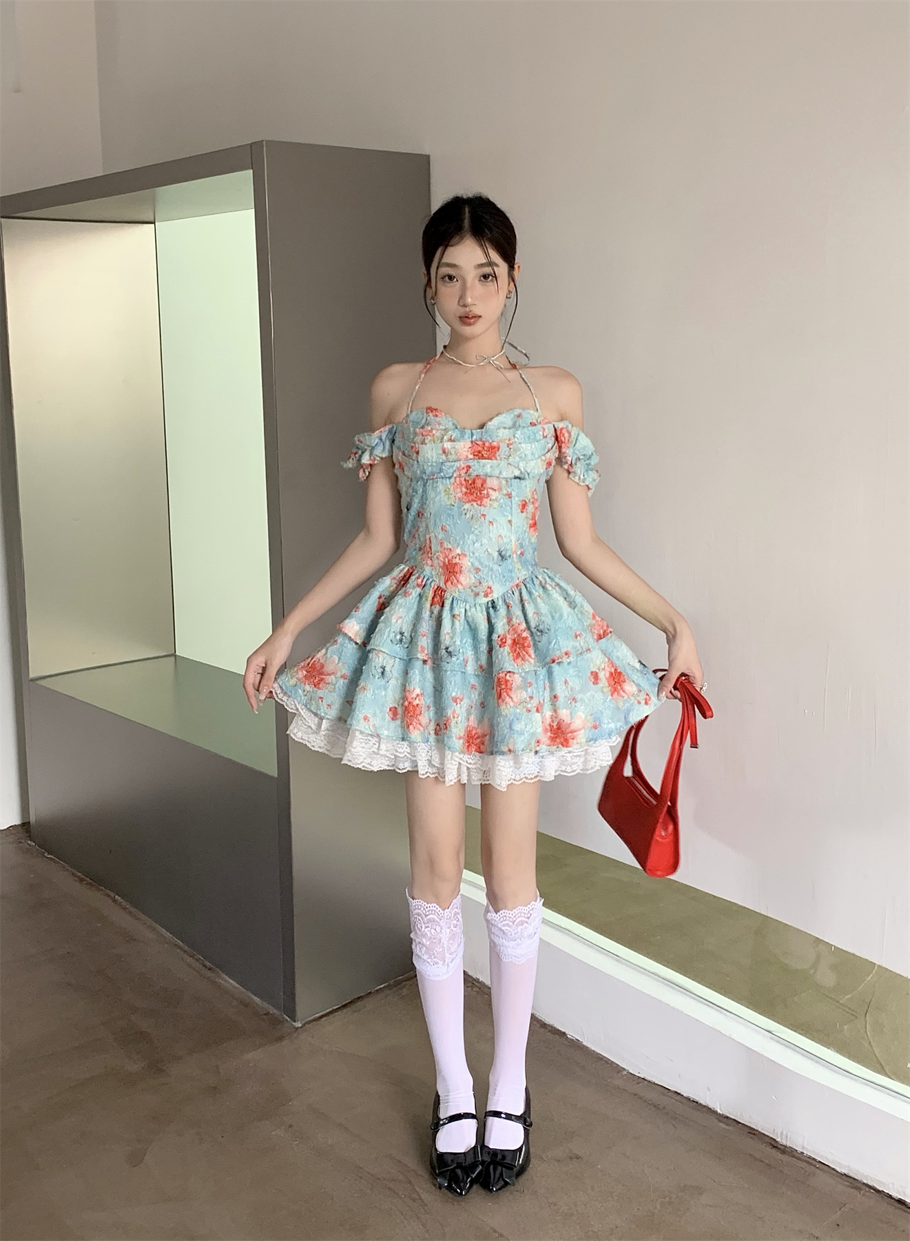 Sweet草莓睡莲花园甜美法式油画晕染碎花蕾丝纯欲挂脖蓬蓬短裙