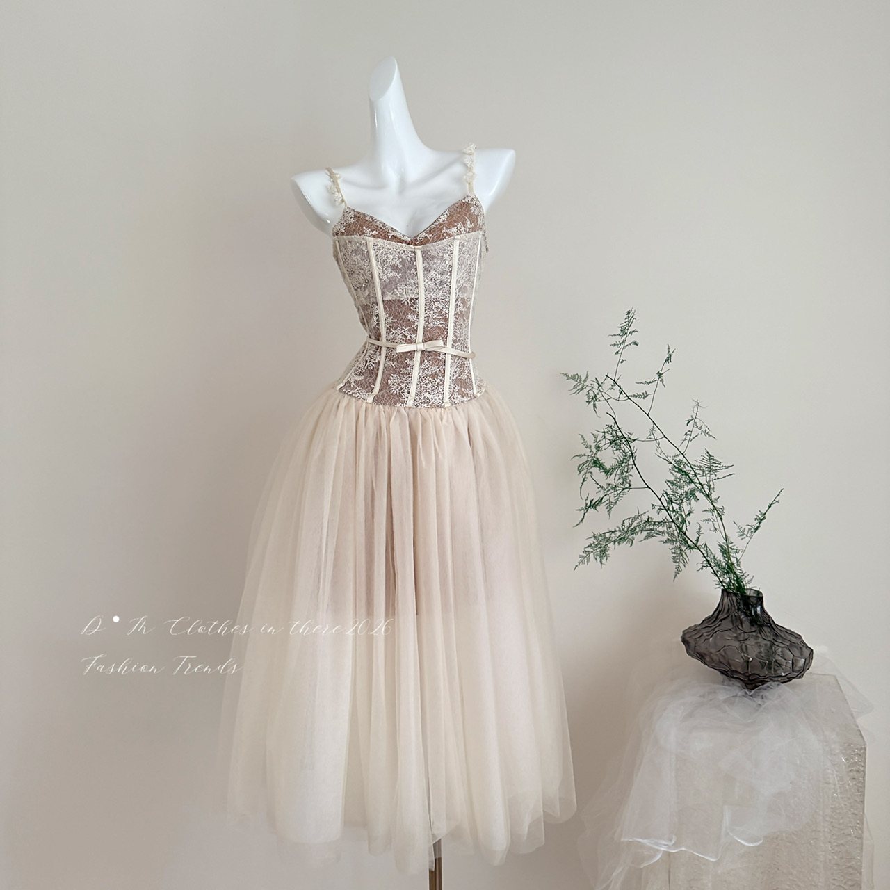 Sweet草莓女孩绝美自线重工蕾丝鱼骨网纱生日连衣长裙