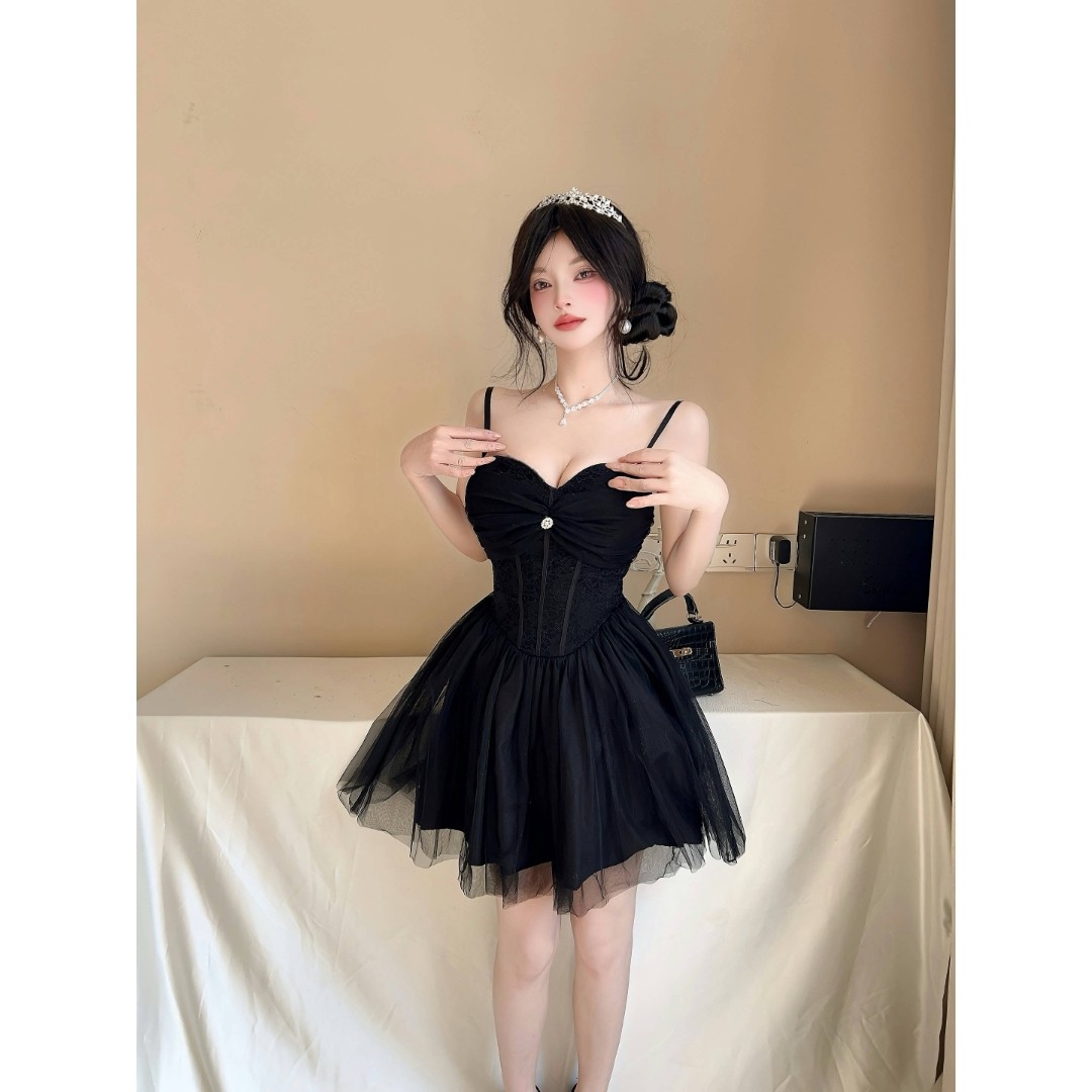 Sweet气质性感法式甜美少女感纯欲辣妹修身显瘦洋气蓬蓬连衣裙