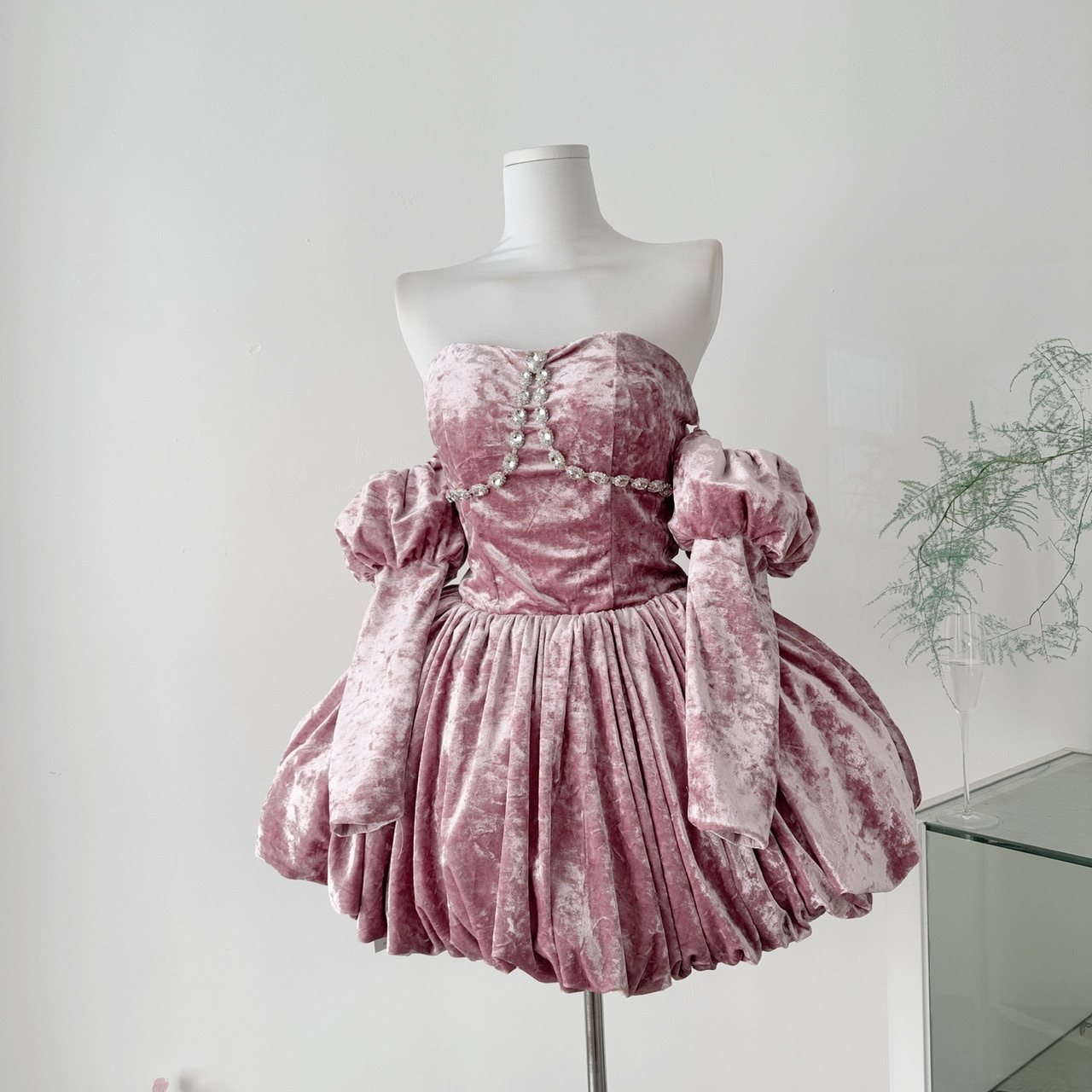 粉色丝绒生日宴礼服裙泡泡袖抹胸连衣裙