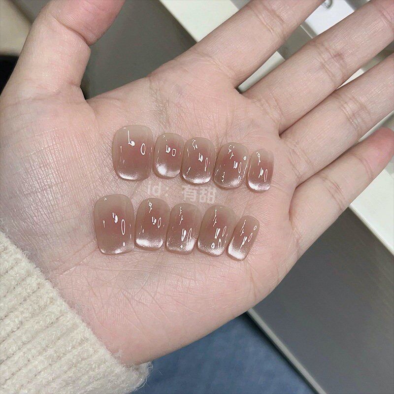裸色穿戴甲短款高级感独特绝美穿戴美甲2026新款超火显白指甲贴片图片