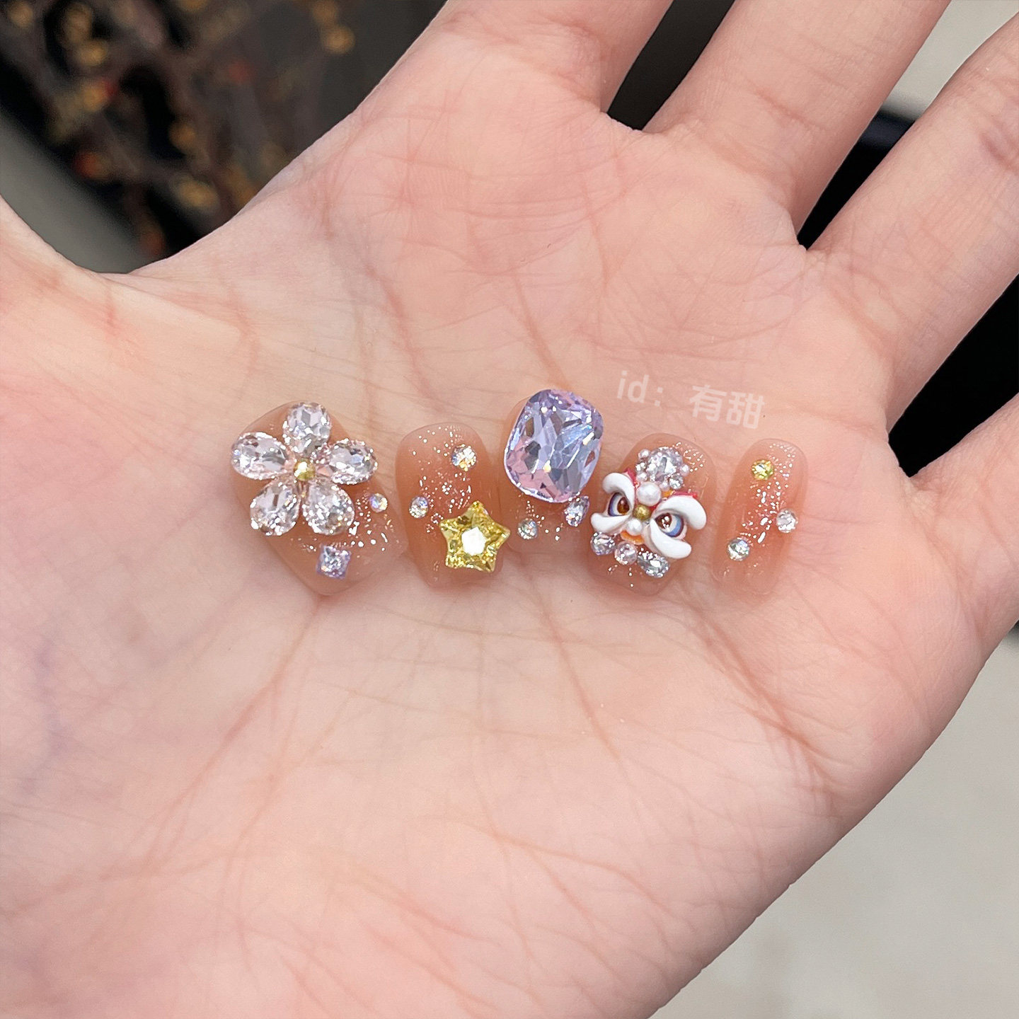 醒狮穿戴甲轻奢高级感重工短款指甲贴片2026新款手工过年穿戴美甲,彩妆/香水/美妆工具,穿戴甲/甲片,淘宝优惠券,粉丝福利购,淘宝优惠卷