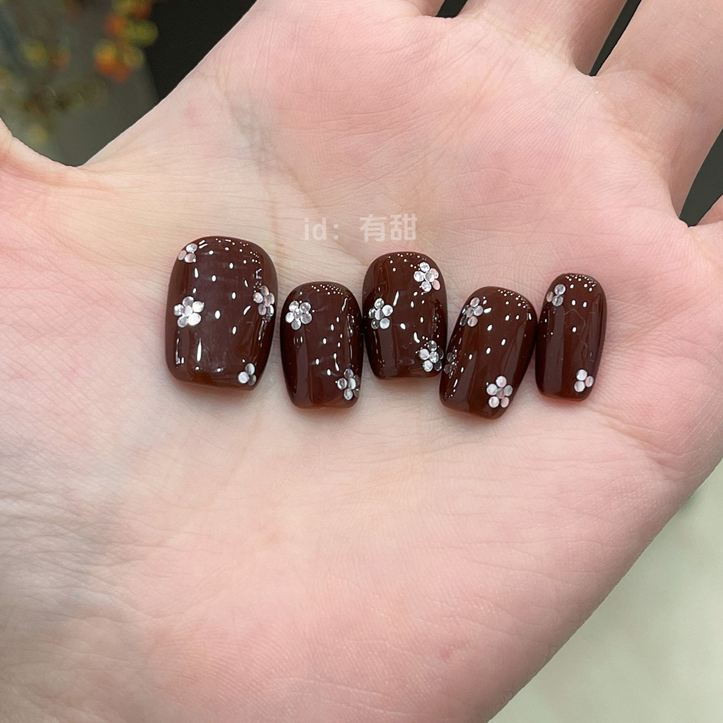 红色穿戴甲秋冬高级感爆款指甲贴片2025新款手工绝美穿戴美甲短款,彩妆/香水/美妆工具,穿戴甲/甲片,淘宝优惠券,粉丝福利购,淘宝优惠卷