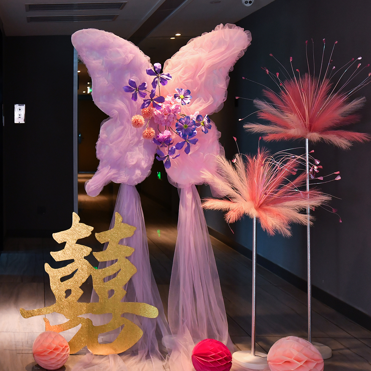 浪漫梦幻婚礼仿真花蝴蝶装饰结婚纱幔KT蝴蝶婚房布置求婚场景背景