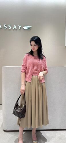 歌L思  24年全标大货 粉色两件套100.0%山羊绒 毛衫 EWE354M00200
