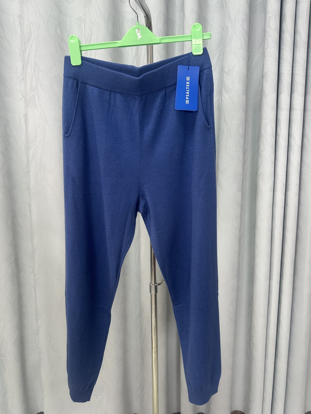 诗篇   剪价格吊牌  绿色针织衫