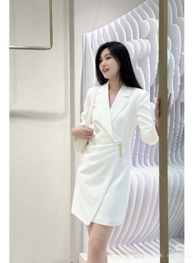 歌L思 23年全标大货 白色连衣裙 EWF343Y07500