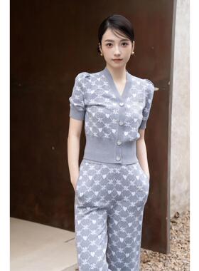 歌L思   23年样衣   灰色双e老花针织开衫