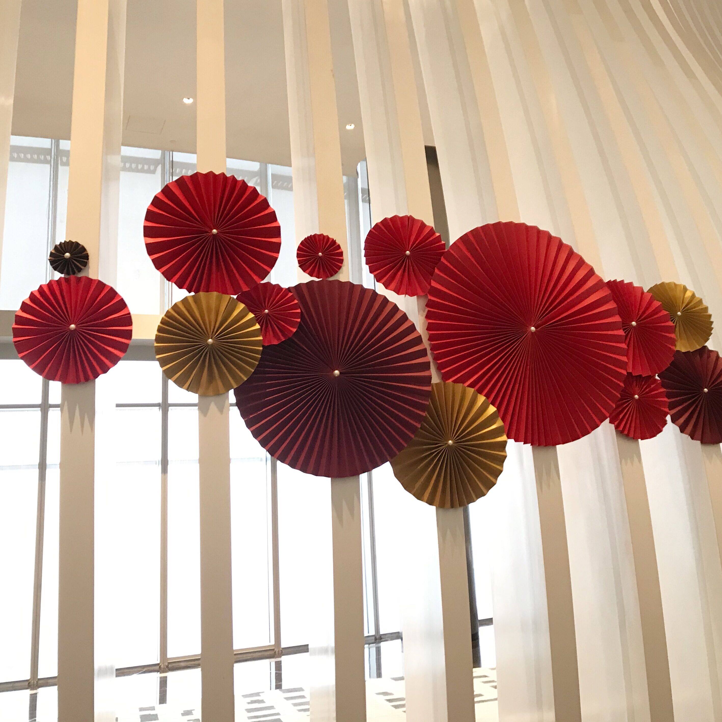 年元旦橱窗折扇花装饰商场珠新店公司春节晚会元宵背景墙布宝置品