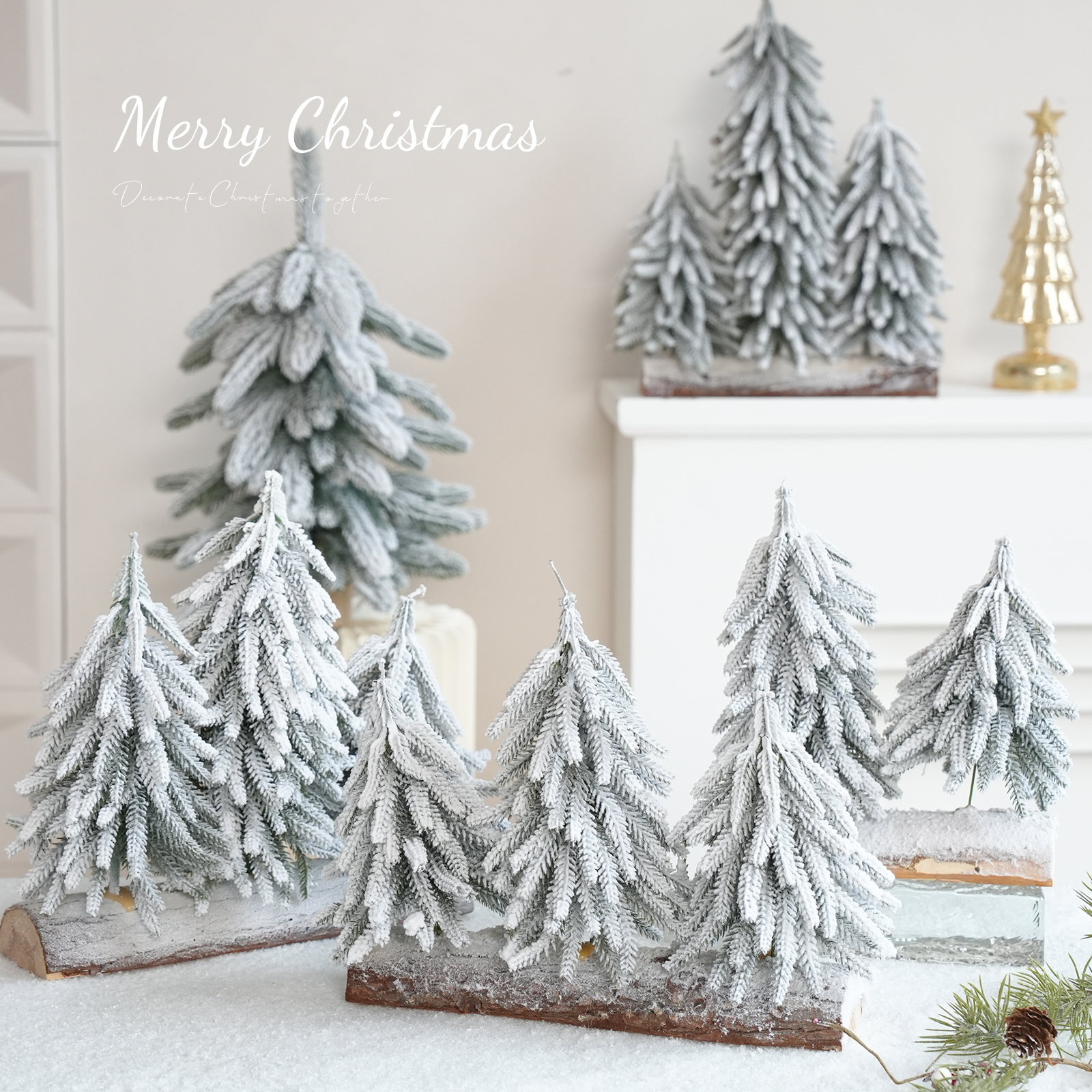 圣诞节装饰品网红植绒PE迷你小型桌面落雪雪松圣诞树场景布置摆件