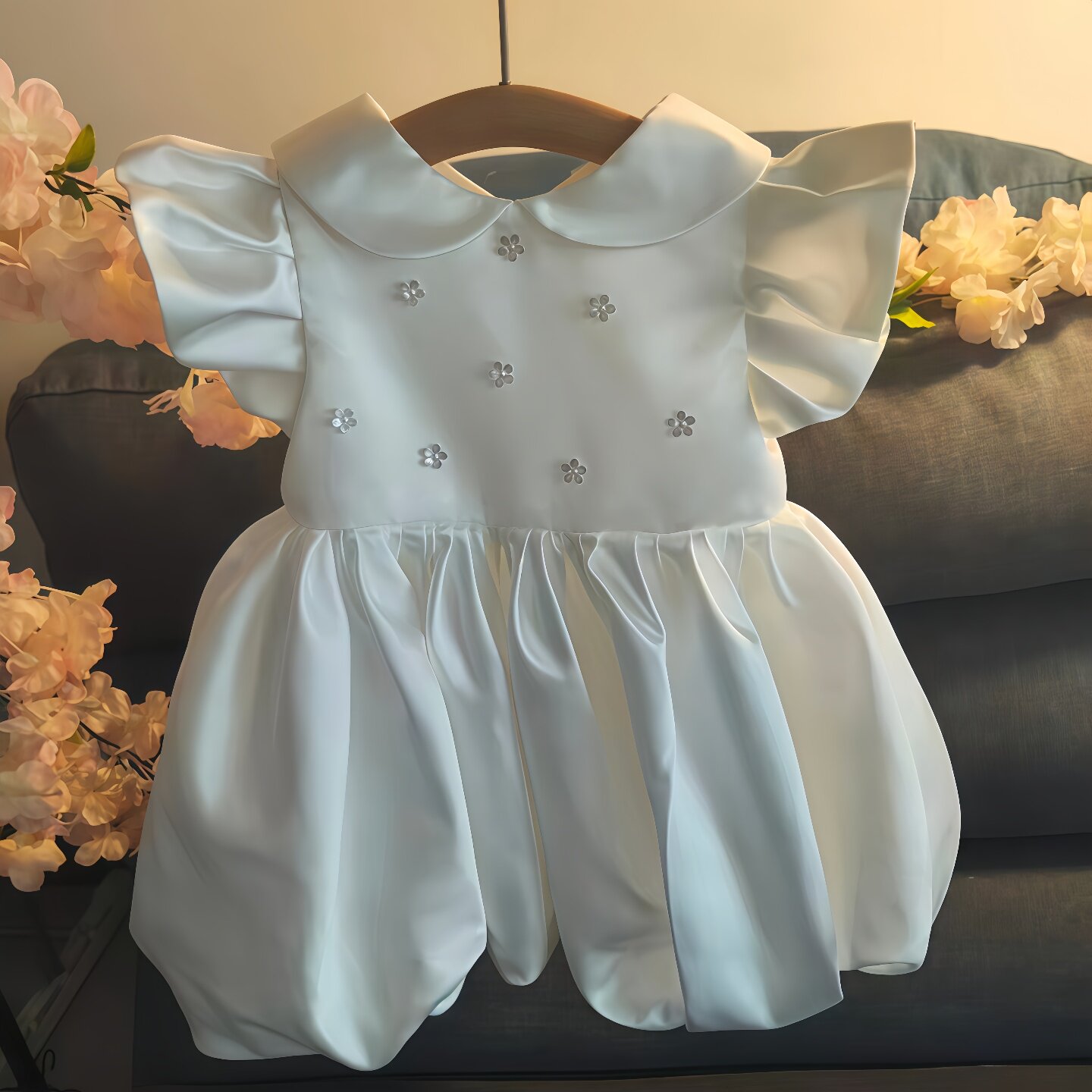 女宝宝周岁礼服儿童生日公主裙蓬蓬裙白色缎面婴儿新款长袖儿童裙