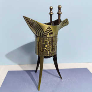 仿古青铜器乾隆杯酒爵酒樽三脚杯摆件工艺品酒具酒爵影视表演道具