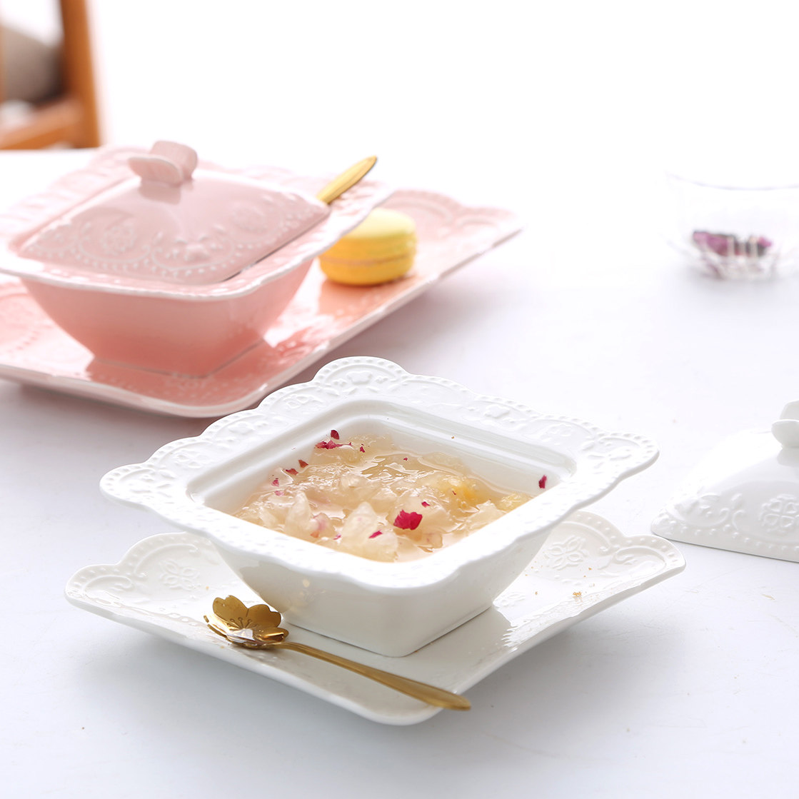 包邮蝴蝶花带盖方形燕窝炖盅法式浮雕陶瓷甜品碗燕窝鱼翅碗西餐具