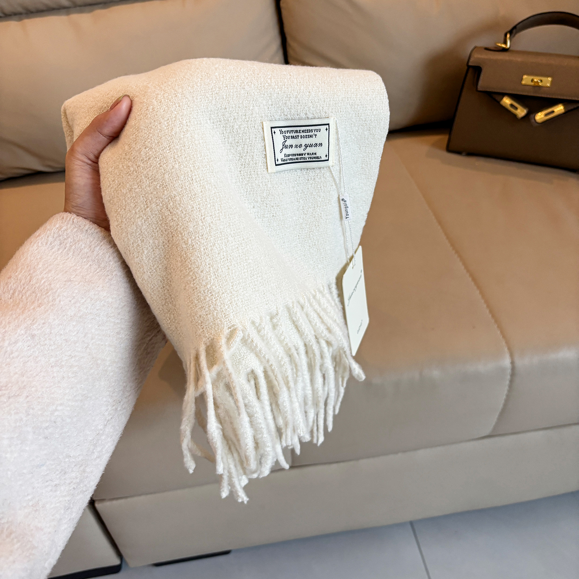 米白色纯色仿羊绒围巾女秋冬季长款穿搭安哥拉红过年氛围感围脖男