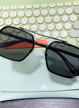 墨镜男士开车专用痞帅西装暴徒