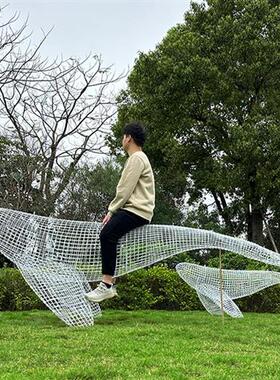不锈钢镂空鲸鱼雕塑酒店售楼部网格编织海洋动物铁艺悬挂装饰摆件