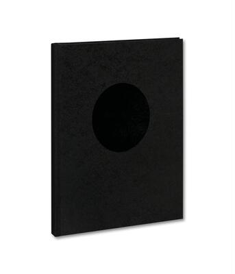 现货Terminus John Divola 一个位于摄影雕塑和装置有趣结合点的作品