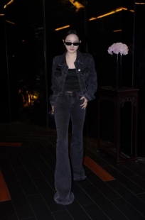 百搭高腰显瘦潮早春秋薄款 黑色牛仔喇叭裤 外套修身 女短款 气质 套装