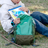 儿童户外背包男孩外出旅游轻便双肩包小学生超轻补习书包春游旅行