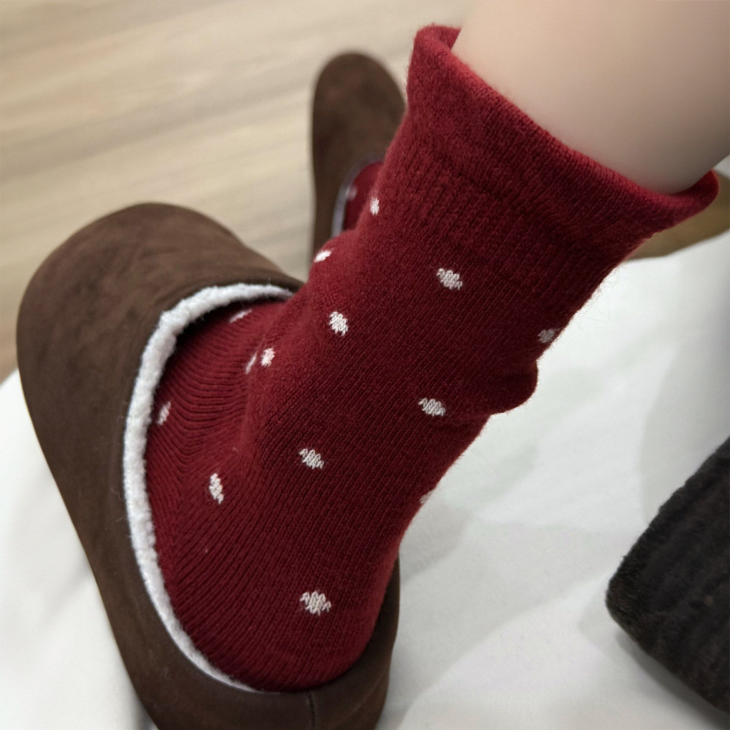 新年卷边波点袜女冬季保暖中筒袜复古红色羊毛袜可爱卡通KT猫女袜,女士内衣/男士内衣/家居服,中筒袜,淘宝优惠券,粉丝福利购,淘宝优惠卷