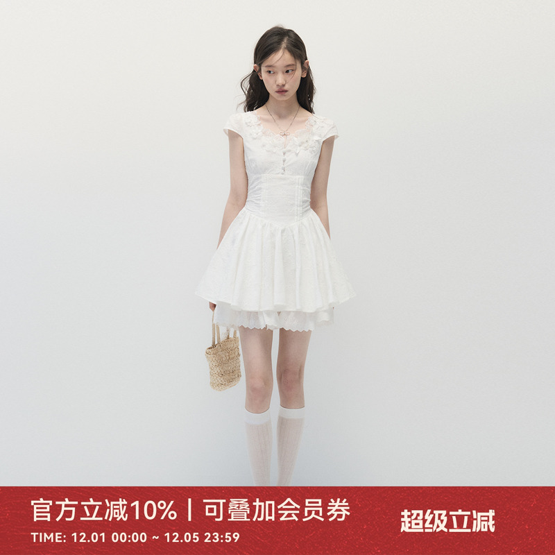 ANNATTO白色绣花收腰显瘦连衣裙