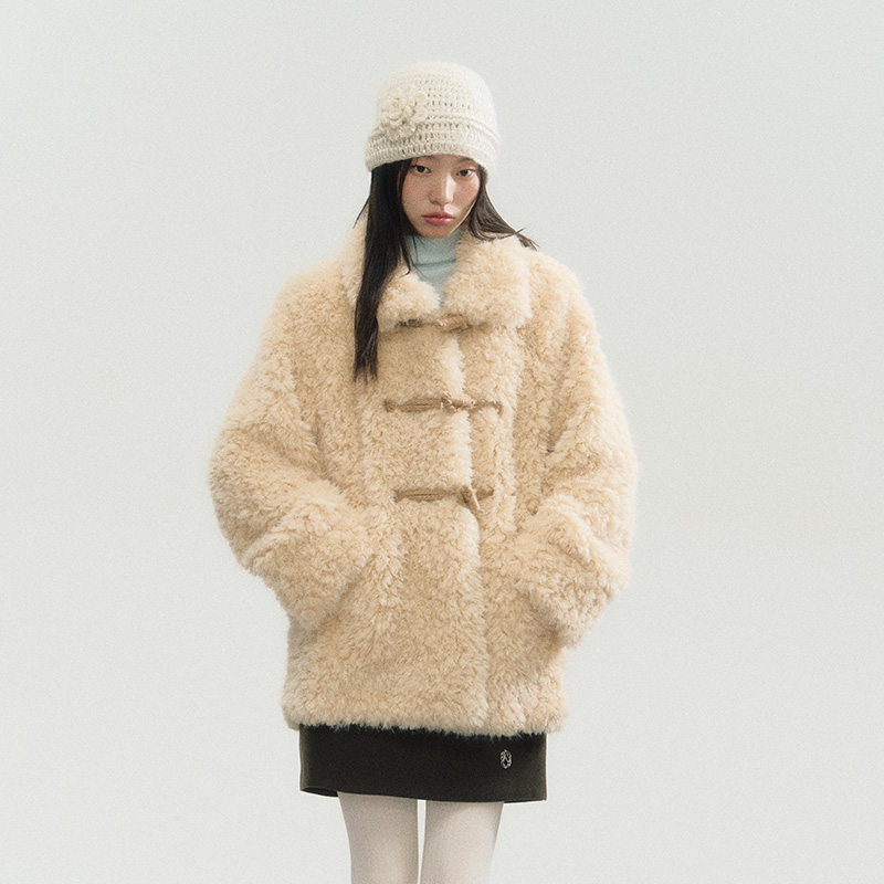 ANNATTO冬季保暖杏色毛毛外套女