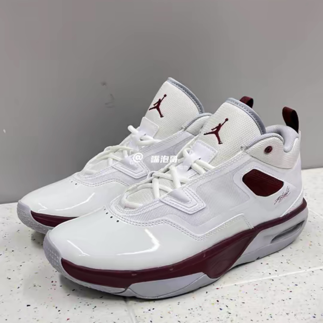 Jordan Stay Loyal 3 减震舒适 防踢缓冲 耐用 篮球鞋FB1396-160