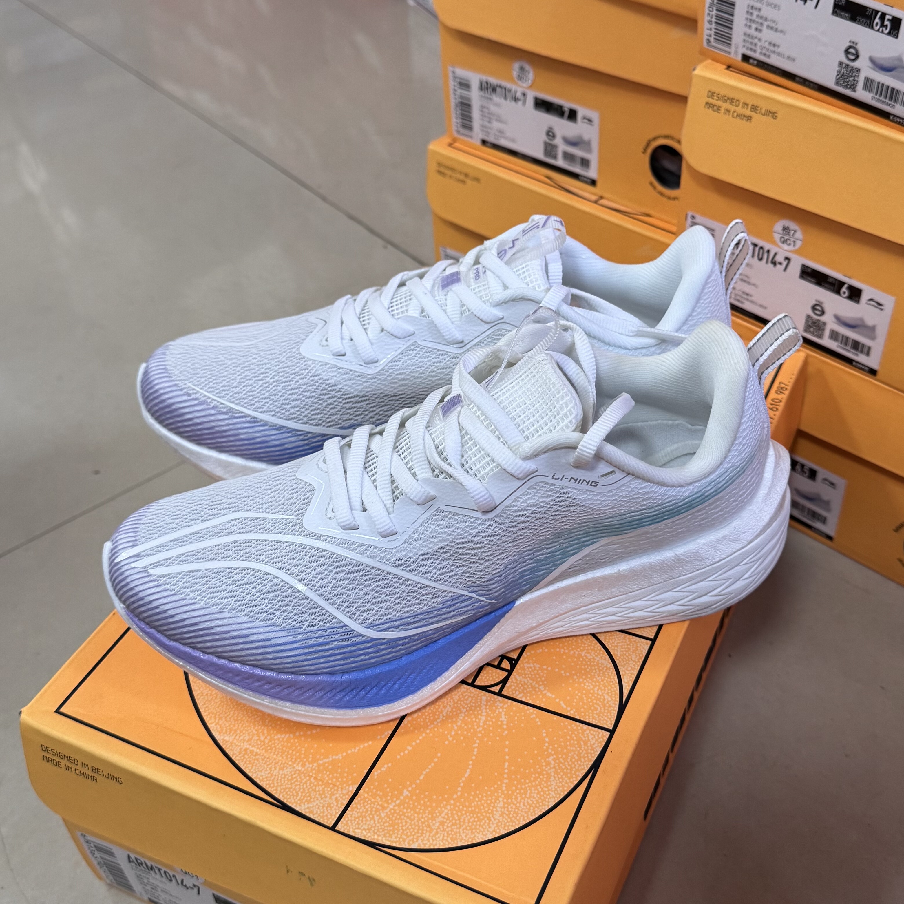 李宁 赤兔6 Pro 跑鞋 舒适回弹稳定支撑网面透气缓震ARMT014-7