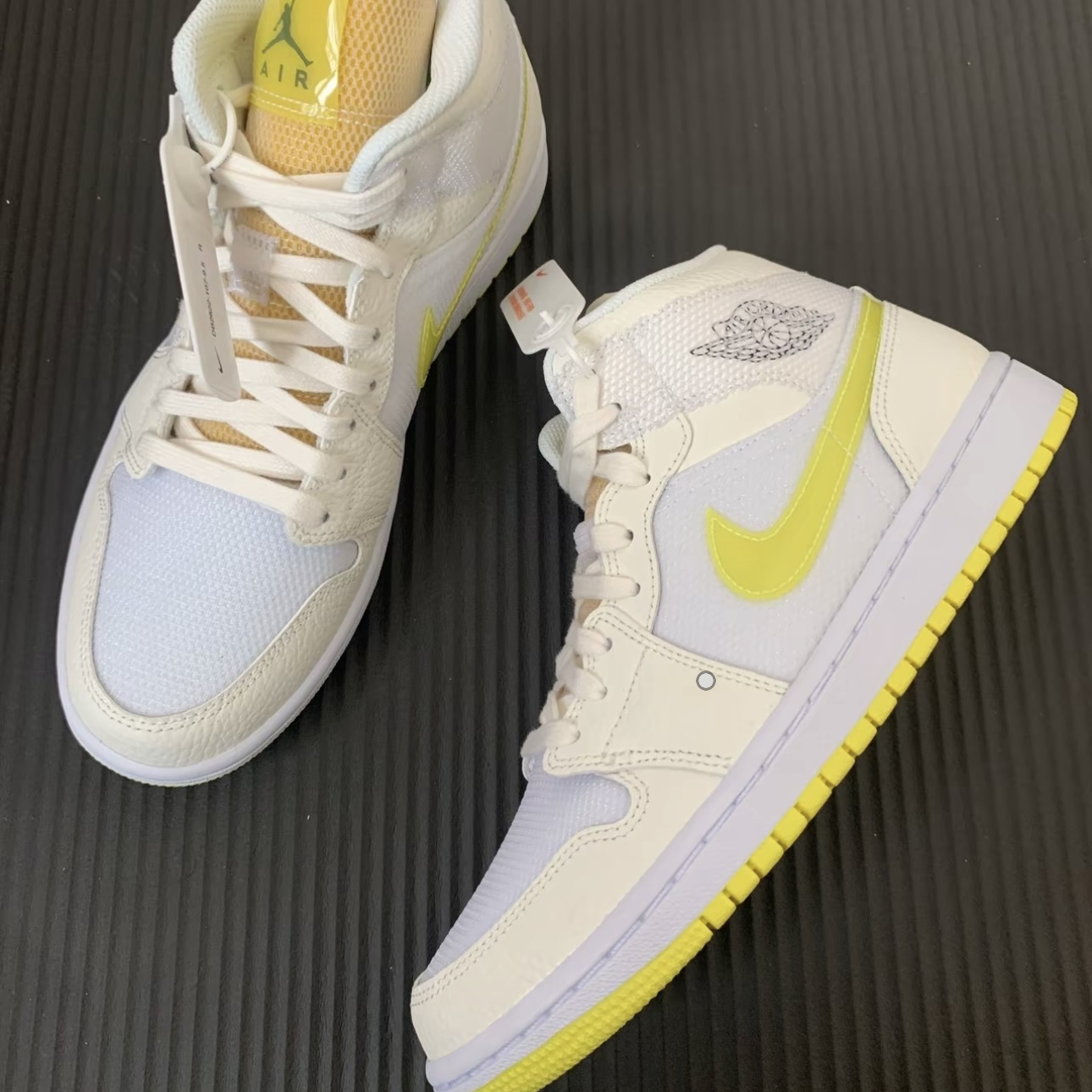 Air Jordan 1反光 复古篮球鞋 潮流 板鞋 运动休闲鞋DB2822-107黄