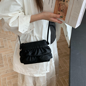 Unique blue小众褶皱花裙边设计感水桶包洋气百搭小单肩斜挎包女