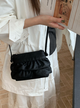 Unique blue小众褶皱花裙边设计感水桶包洋气百搭小单肩斜挎包女